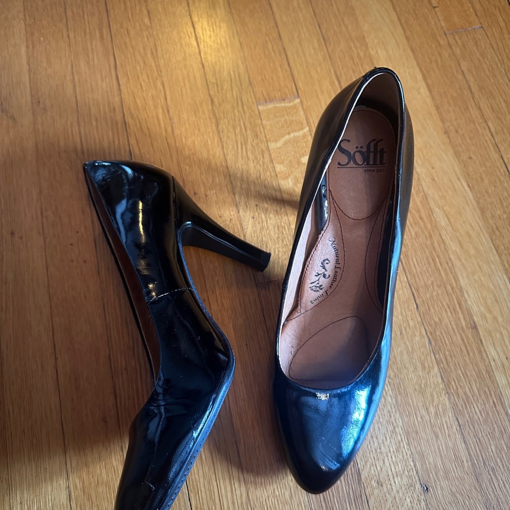 Sofft Classic Black Patent Leather Heels, Size 8.5